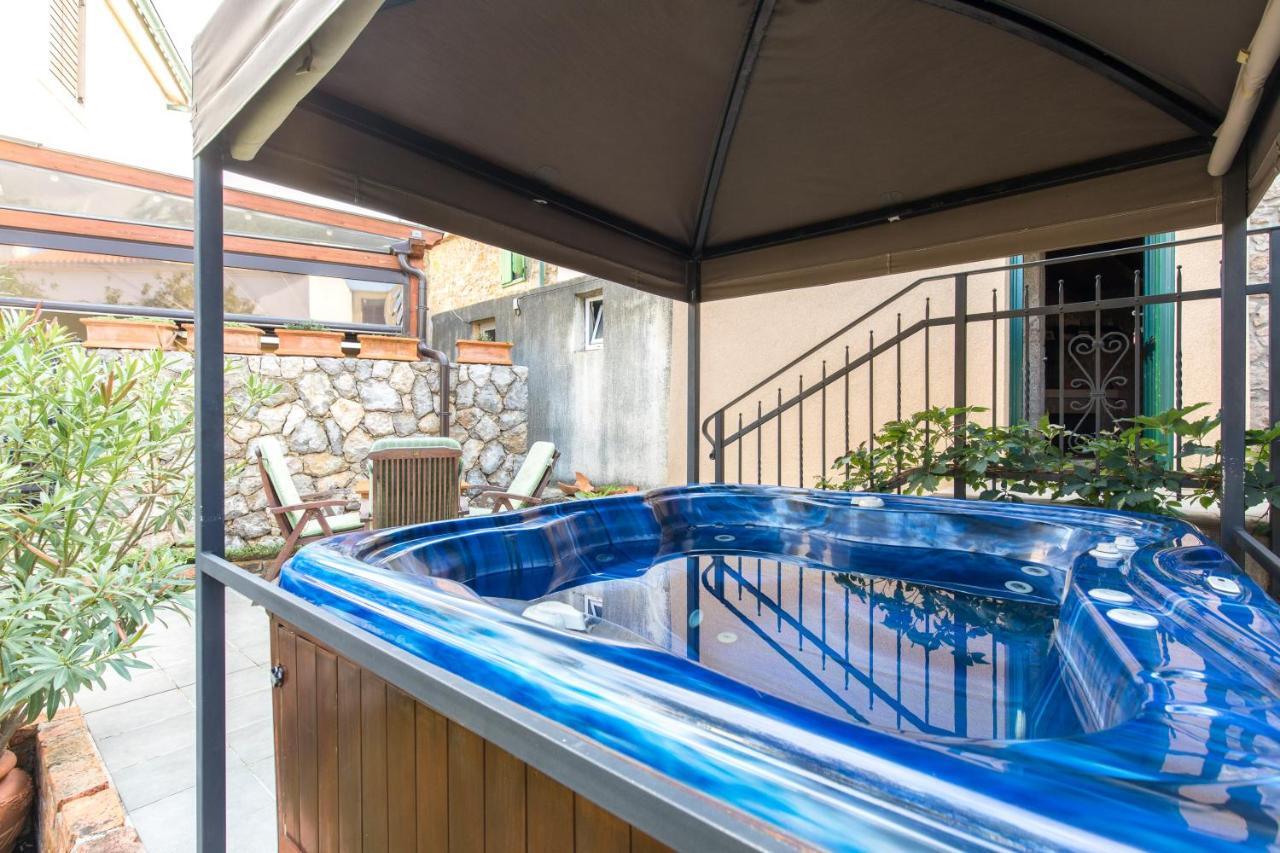 Holiday Home Bozanic Vrbnik Kültér fotó