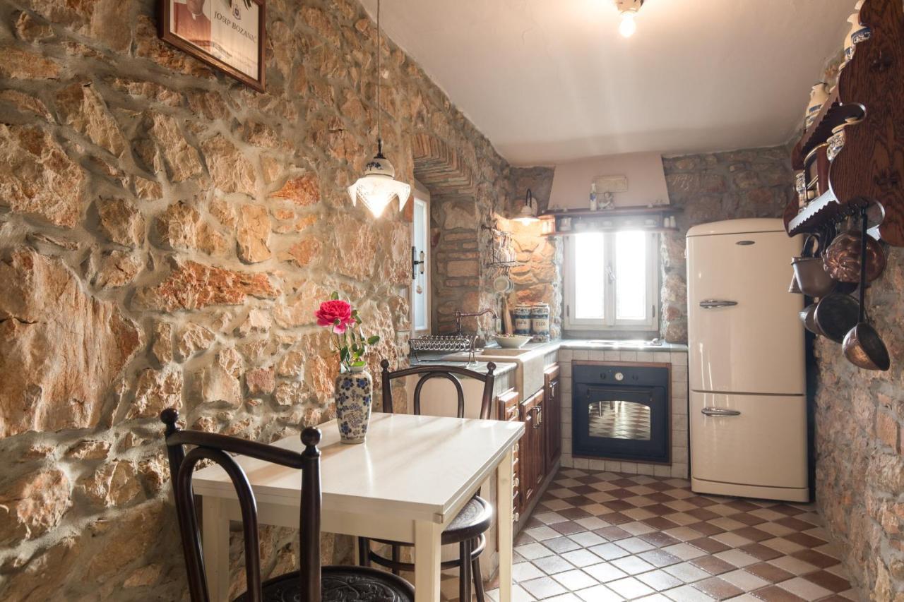 Holiday Home Bozanic Vrbnik Kültér fotó